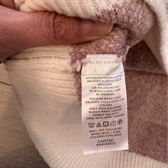 LOFT Pink and White Checkered V-Neck Sweater - Picture 5 of 9